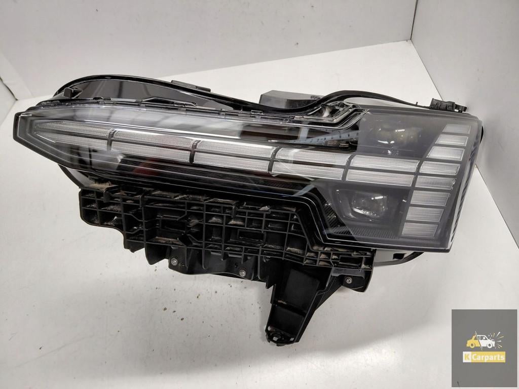 20231105, Volvo EX30 EX-30 Ledlamp links volledig Ideaal, Gebruikt, Gunnar Engellaus vag 8
405 31  Gothenburg, SE, Info@volvocars.com