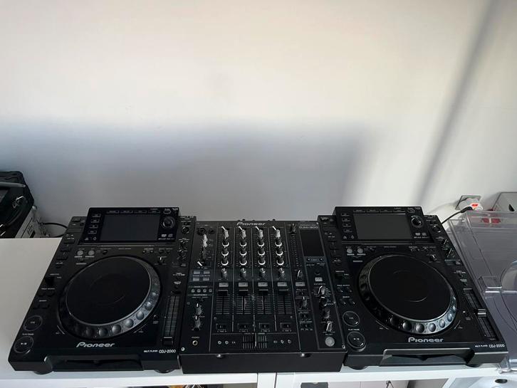 Pioneer CDJ-2000 + DJM-800 + Decksavers | Complete DJ set, Musique & Instruments, DJ sets & Platines, Comme neuf, Pioneer, Enlèvement