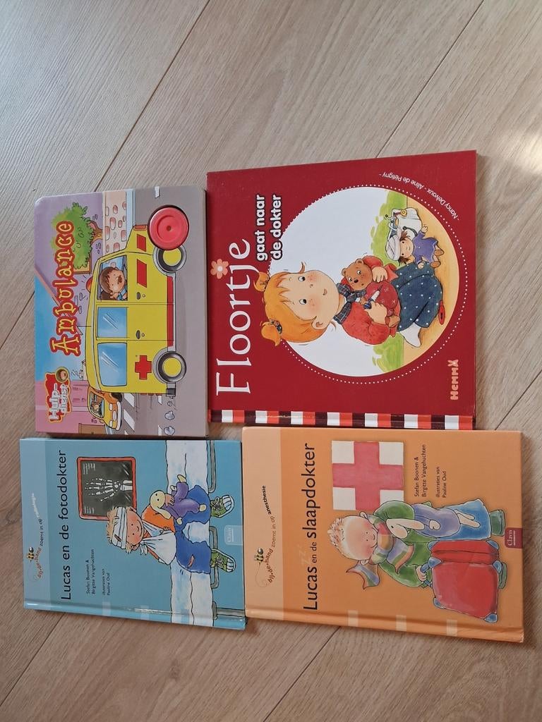 Prentenboeken, speelgoed,, thema de dokter, ziek zijn, Kinderen en Baby's, Ophalen