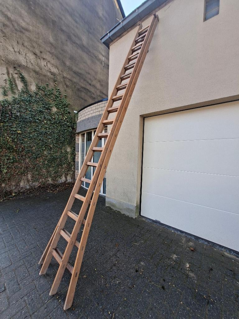 Stevige houten ladder, Doe-het-zelf en Bouw, Ladders en Trappen, Ophalen, Zo goed als nieuw, Ladder, Opvouwbaar of Inschuifbaar