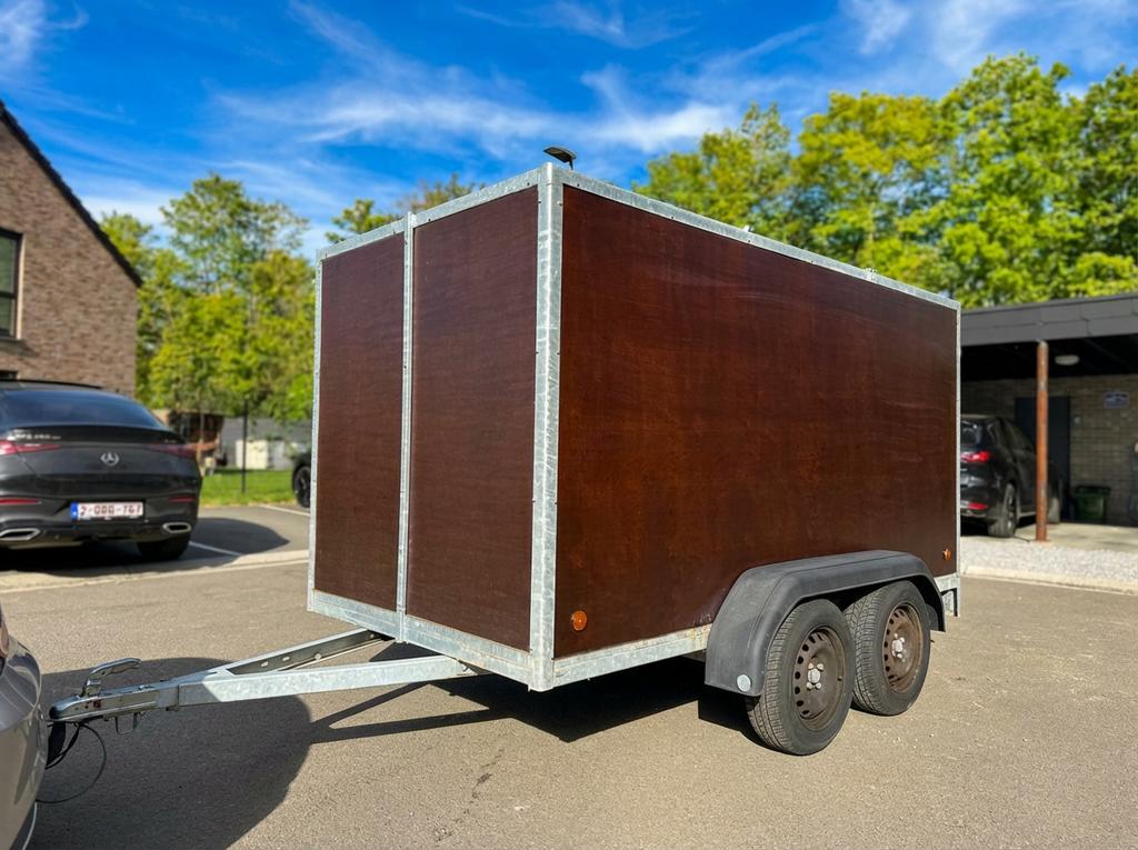 Remorque fermée double essieu 750 kg, Autos : Divers, Remorques, Enlèvement