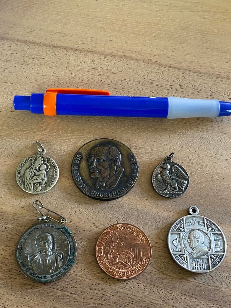 Lot insignes, Ophalen of Verzenden