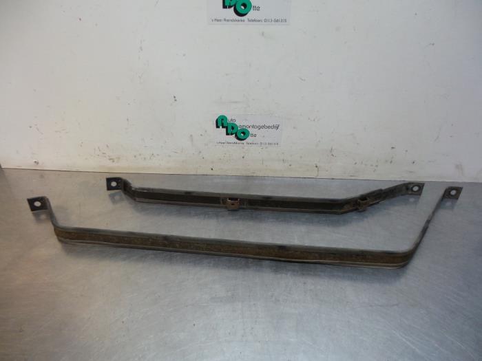 Tank Band van een Toyota Corolla Verso, Auto-onderdelen, Gebruikt, -, -, Ophalen of Verzenden