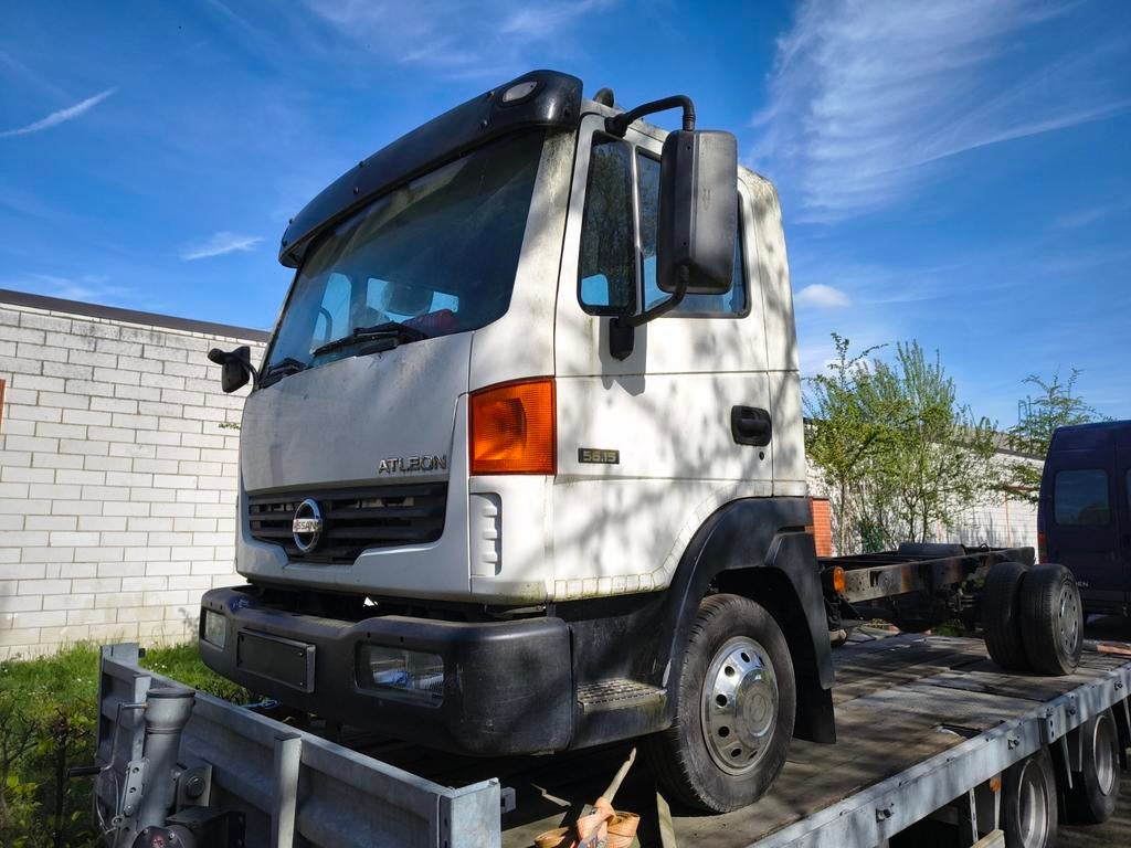 Nissan Atleon 56.15 3.0 D 2007 à vendre en pièces détachées, Enlèvement ou Envoi, ., Droite, Utilisé