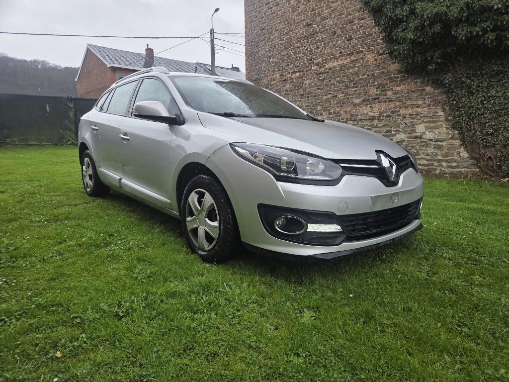 Renault megane essence, Achat, Euro 6, Boîte manuelle, Particulier