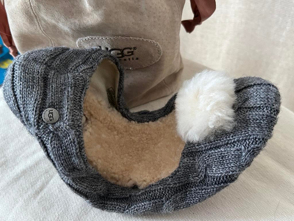 Ugg Nightengale pantoufles 37, Enlèvement ou Envoi, Comme neuf, Pantoufles