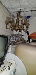 Ancien lustre, Enlèvement