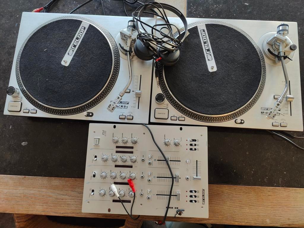 2 x reloop RP 4000 M3D s, RMX-30 en Sennheiser HD25 SP, Enlèvement ou Envoi