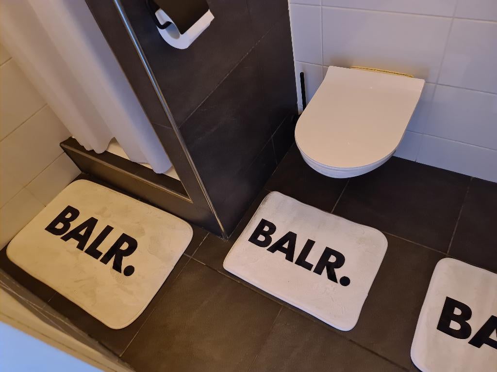 3 BALR badmatten + BALR douchegordijn, Huis en Inrichting, Ophalen of Verzenden, Zo goed als nieuw, Wit, Badmat