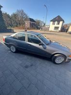 Bmw 316i oldtimer in orginele staat 1994 km1400000, Auto's, Blauw, Particulier, Onderhoudsboekje, BMW