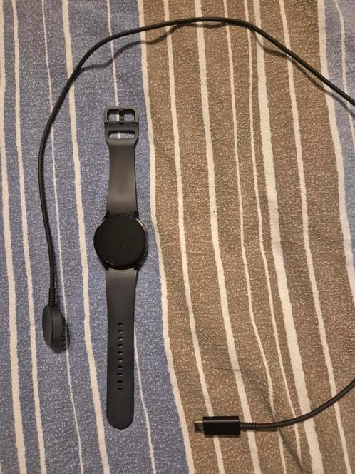 Samsung Galaxy Watch 6- Zo goed als nieuw + Oplader, Handtassen en Accessoires, Smartwatches, Zo goed als nieuw, Ophalen