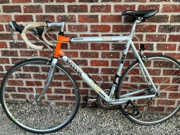 Koersfiets MBK beschikbaar voor biedingen