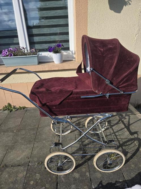 Landeauset/kinderwagen antiek en compleet rood fluweel, Antiek en Kunst, Curiosa en Brocante, Ophalen of Verzenden