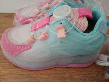 kinderschoenen met lichtjes (en roller) beschikbaar voor biedingen