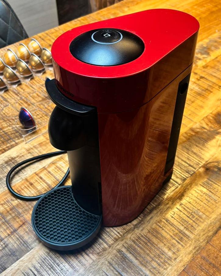 Nespresso Vertuo Plus Deluxe, Elektronische apparatuur, Koffiezetapparaten, Zo goed als nieuw, Koffiepads en cups, Koffiemachine