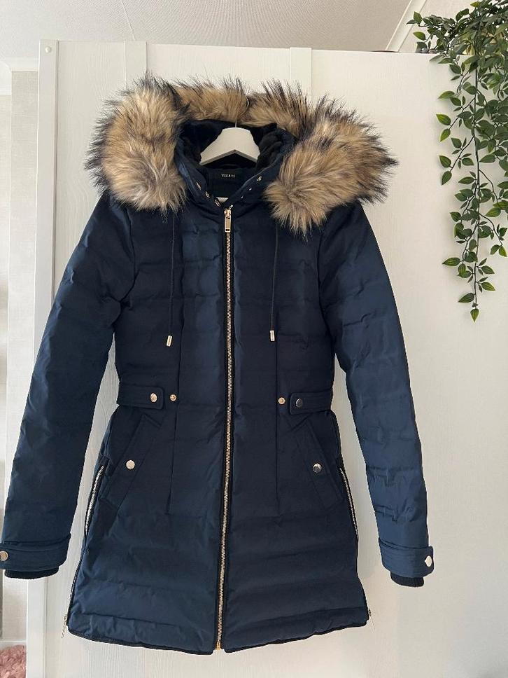 Nieuwstaat donkerblauwe dameswinterjas, Kleding | Dames, Jassen | Winter, Zo goed als nieuw, Maat 34 (XS) of kleiner, Blauw, Ophalen