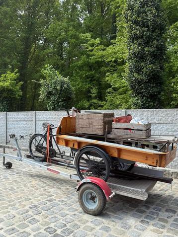 Antieke bakfiets beschikbaar voor biedingen