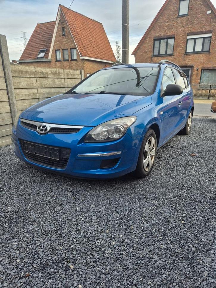 Hyundai i30 CW || 1.6 Benzine || Airco, Auto's, Hyundai, Particulier, i30, Centrale vergrendeling, Elektrische ramen, Radio, Benzine