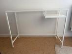 Table en verre blanc IKEA VITTSJÖ en bon état, Maison & Meubles, Bureaux, Enlèvement, Utilisé, Bureau