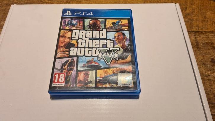PS4 - GTA V, Games en Spelcomputers, Games | Sony PlayStation 4, Gebruikt, Avontuur en Actie, 1 speler, Vanaf 18 jaar, Eén computer