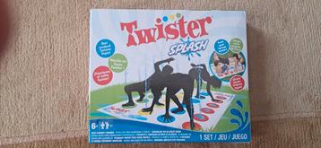 Leuk waterspel Twister beschikbaar voor biedingen