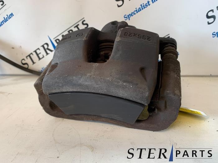 Etrier de frein (pince) avant gauche d'un Mercedes C-Klasse, 3 mois de garantie, Utilisé, -, -