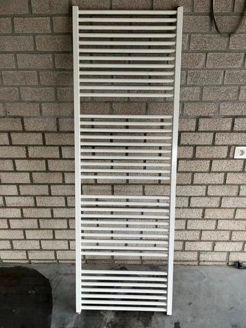 Radiator (handdoek radiator) beschikbaar voor biedingen