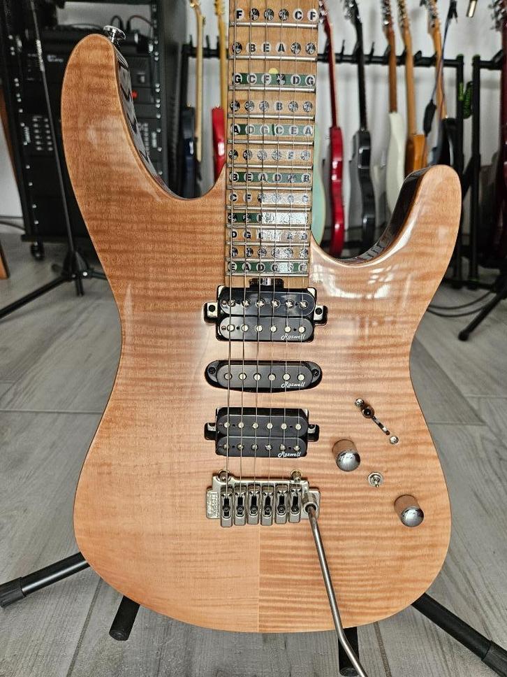 Harley Benton Fusion II HSH Roasted — Totale veelzijdigheid, Muziek en Instrumenten, Snaarinstrumenten | Gitaren | Elektrisch