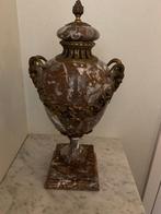 Grote marmeren cassolette vaas Lodewijk XVI met ramskoppen ., Ophalen of Verzenden