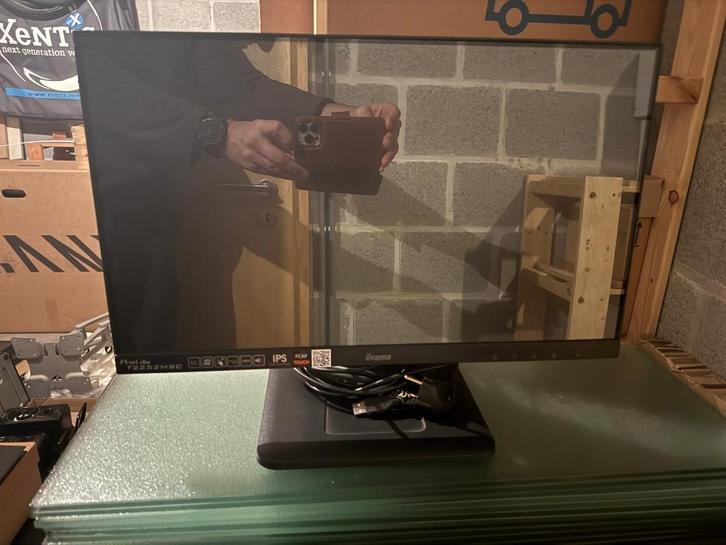 Twee touch-screen monitors Ilyama, Computers en Software, Monitoren, Zo goed als nieuw, Ophalen