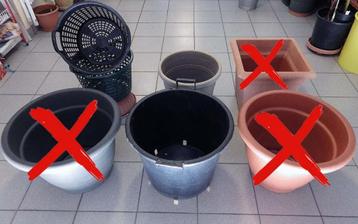 Opruimassortiment Gebruikte Tuinpotterie. beschikbaar voor biedingen