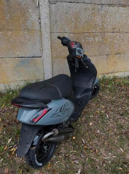 Zip 180, Fietsen en Brommers, Brommeronderdelen | Scooters, Zo goed als nieuw, Blok, Ophalen