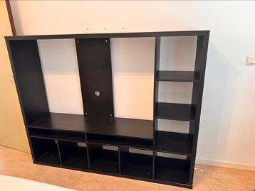 Tv kast beschikbaar voor biedingen