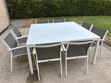 Table et chaises de jardin 8 places BRISTOL beschikbaar voor biedingen
