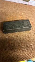 Doktersspuit met naalden opbergvak, Ophalen, Gebruikt