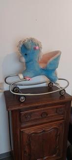 Vintage paardje op wieltjes, Antiek en Kunst, Antiek | Speelgoed, Ophalen