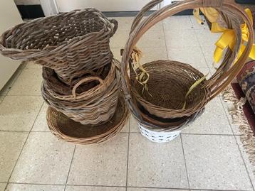 Allerlei manden / bloemschikken GRATIS beschikbaar voor biedingen