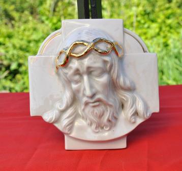 visage du christ sur croix en porcelaine 