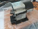 ABS pomp TRW Renault Trafic bestel 2001-2014  15113903E, Gebruikt, Renault, Ophalen of Verzenden, Renault