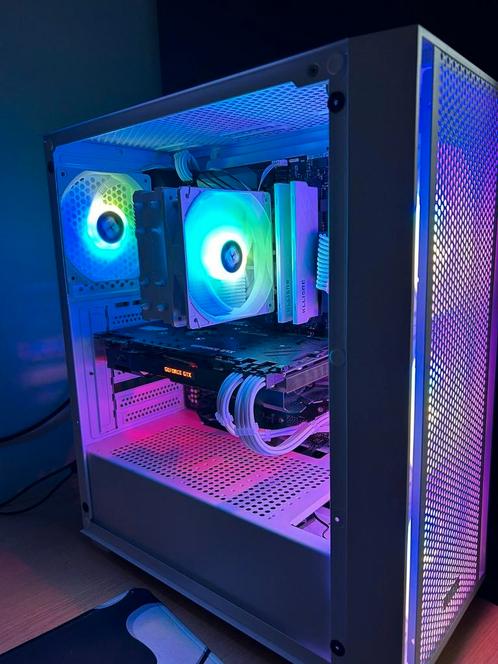 PC-gamer, Computers en Software, Desktop Pc's, Zo goed als nieuw, Ophalen