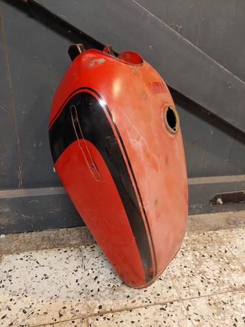 Honda CB125 K5 benzinetank (2 stuks) beschikbaar voor biedingen