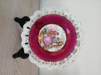 Antiek bord met Victoriaans decor., Ophalen of Verzenden