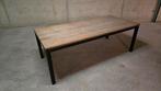 houten tafel met zwarte metalen poten., Huis en Inrichting, Tafels | Eettafels, Ophalen, Gebruikt