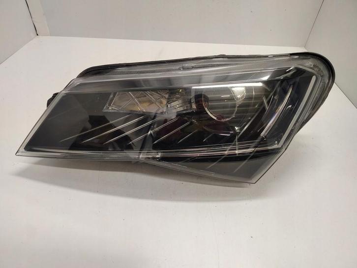 Skoda Superb III Xenon Torsion B linkerlamp, Autos : Pièces & Accessoires, Éclairage, Skoda, Utilisé, Enlèvement ou Envoi