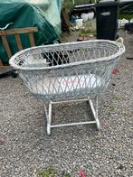 Vintage Rieten babywieg, Kinderen en Baby's, Babywiegjes en Ledikanten, Ophalen, Zo goed als nieuw