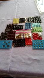 lot de cartons de différents boutons de couture ( + -  200 ), Verzenden, Nieuw, Knoop of Knopen