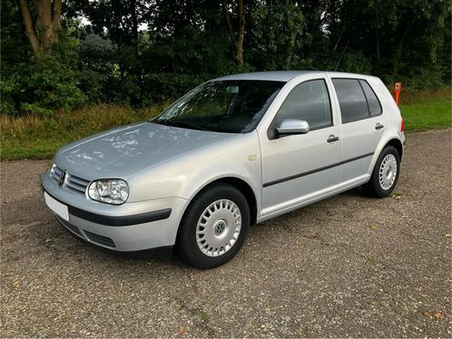 Vollswagen Golf 4 1.6 benzine GEKEURD, Auto's, Volkswagen, Particulier, Golf, ABS, Airbags, Airconditioning, Boordcomputer, Centrale vergrendeling
