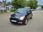 OPEL AGILA 1.2L BENZINE. 54800 KM. MET KEURING 3800 EURO, Auto's, Opel, Elektrische ramen, Zwart, Bedrijf, 5 deurs