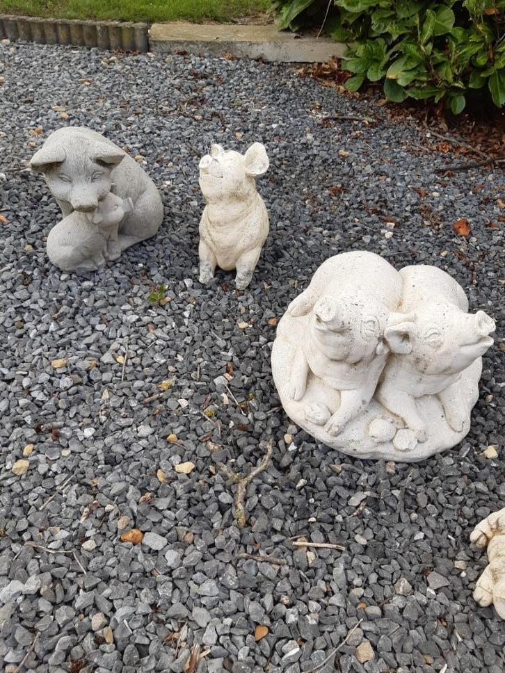 Tuinbeelden . Varkens. Beton of polyester., Tuin en Terras, Tuinbeelden, Gebruikt, Beton, Ophalen
