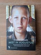 Boek Mist in augustus - Robert Domes, Ophalen of Verzenden, Gelezen, Robert Domes